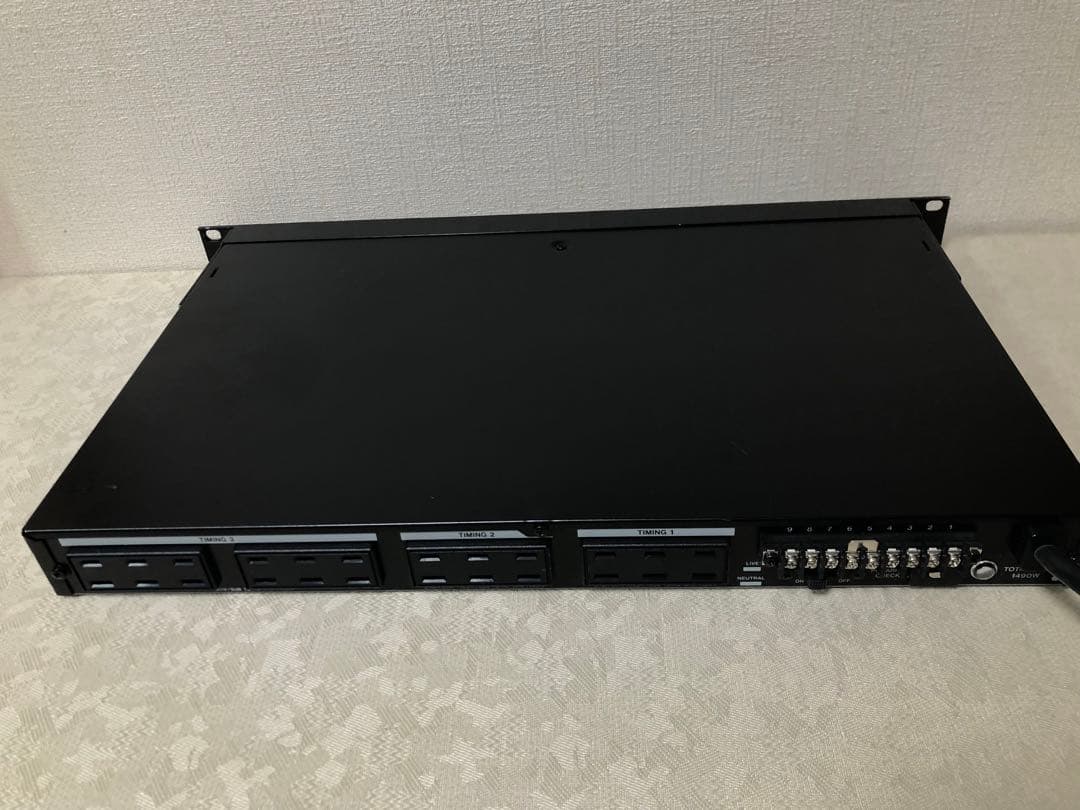 Tascam AV-P2800 安定化電源 タスカム