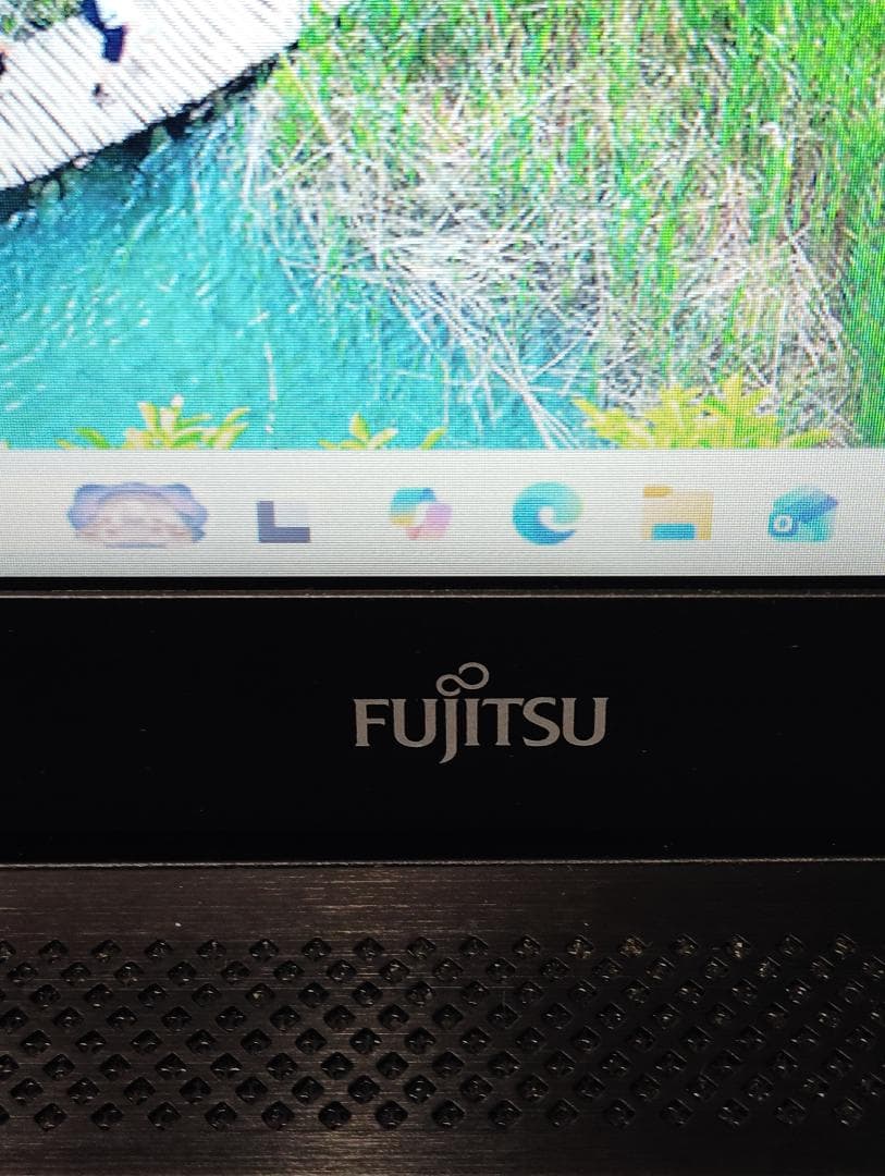 FUJITSU U537 13.3インチ ノートPC