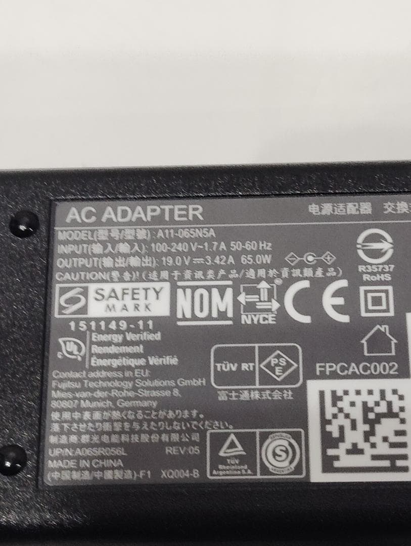 FUJITSU U537 13.3インチ ノートPC