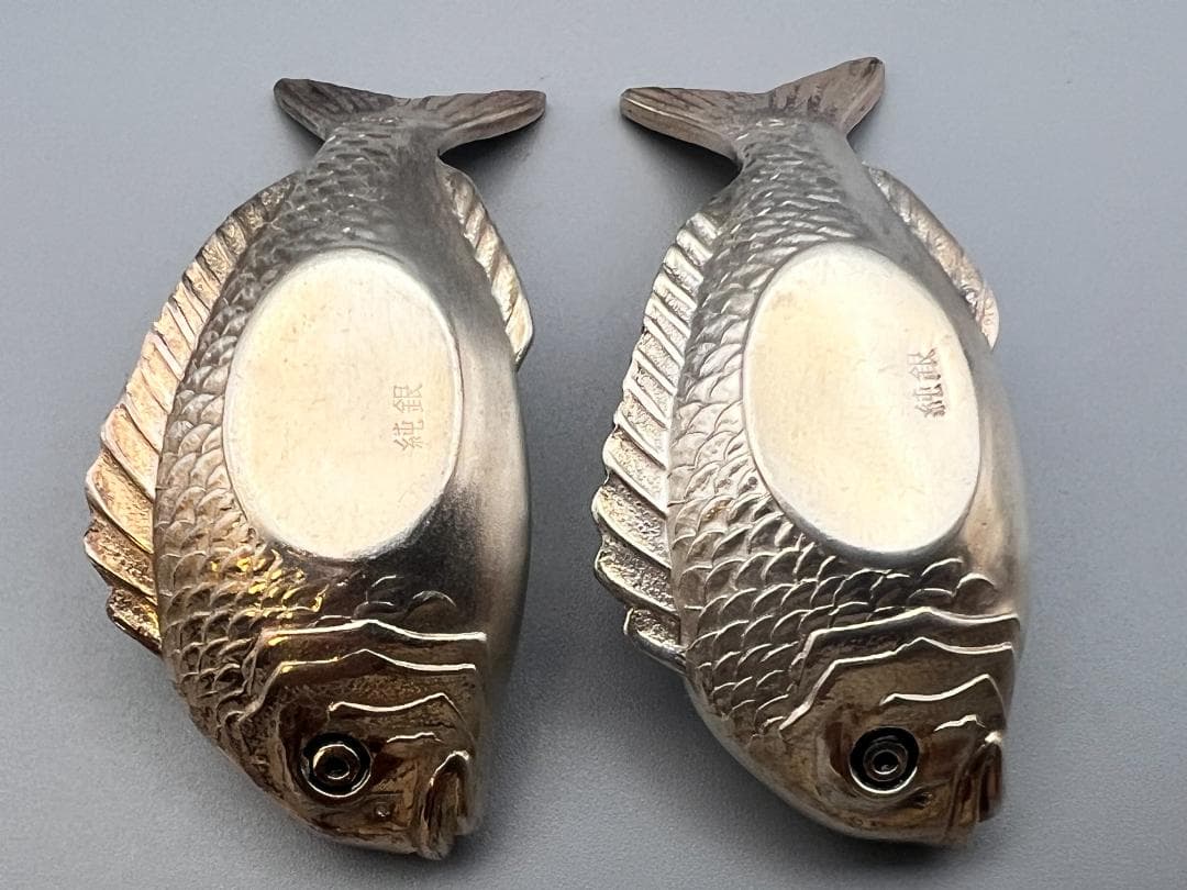 【海】純銀　鯛形　箸置き　2個　銀製　銀製品　銀器　台所用品　置物　重量約28g