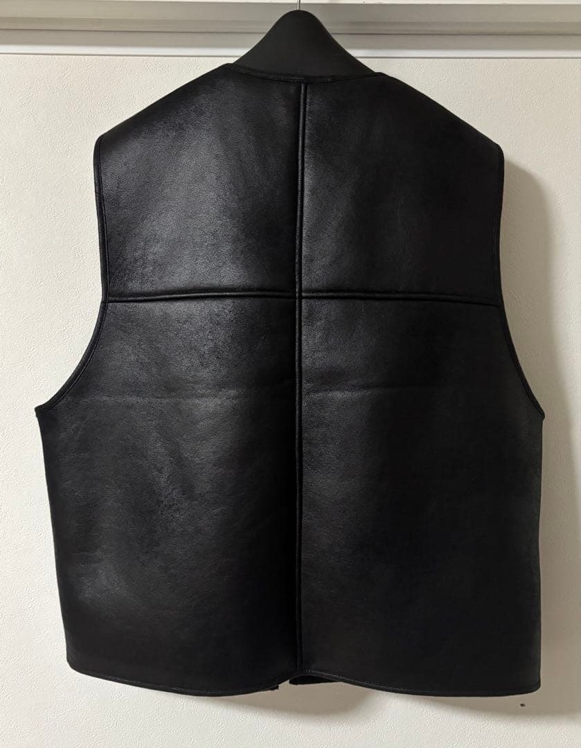 ジャケット・アウター Supreme Reversible Faux Shearling vest