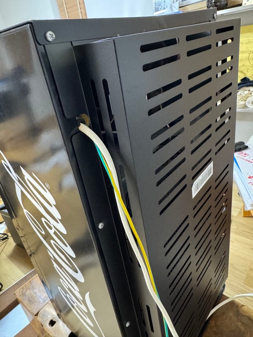 注意！落札前に都道府県名を明記！　Coca-Cola 冷蔵庫 2015年式