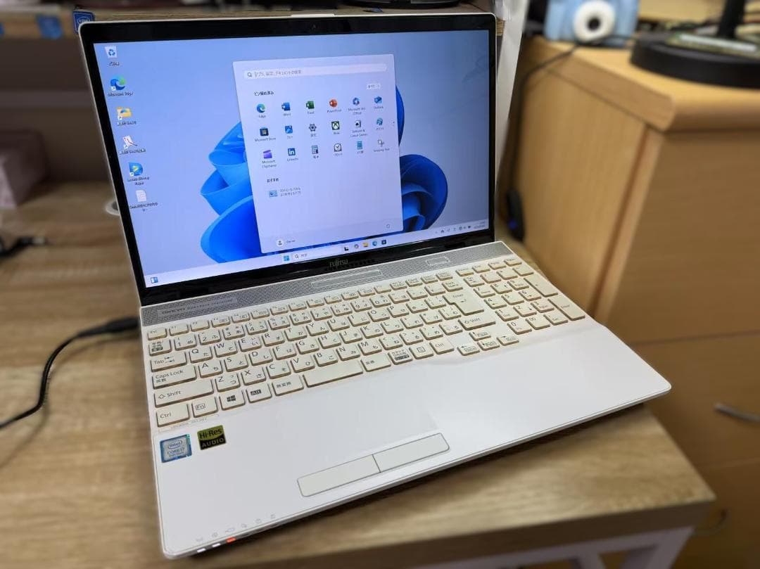 超美品 富士通 第8世代i7 16GB SSD+HDD Office付きW