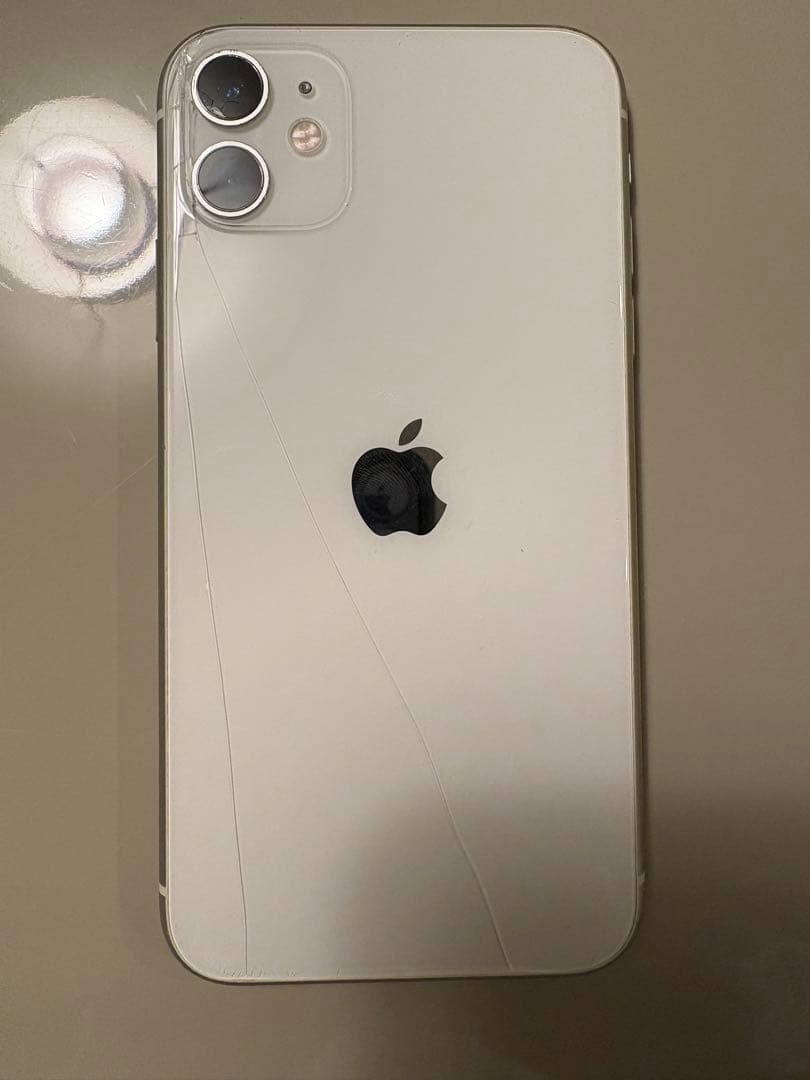 iPhone11 白　ホワイト　背面割れあり　128GB