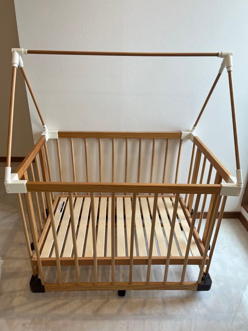 キャノピー付き★ファルスカ　ベビーベッド