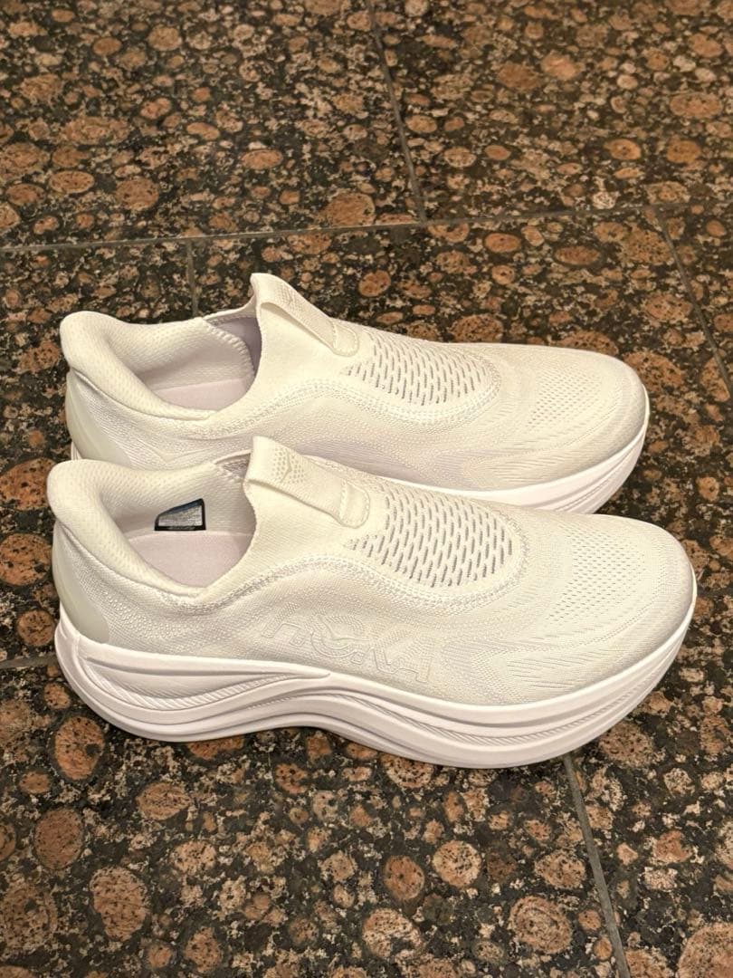 HOKA SKYWARD LACELESS 28cm ホワイト