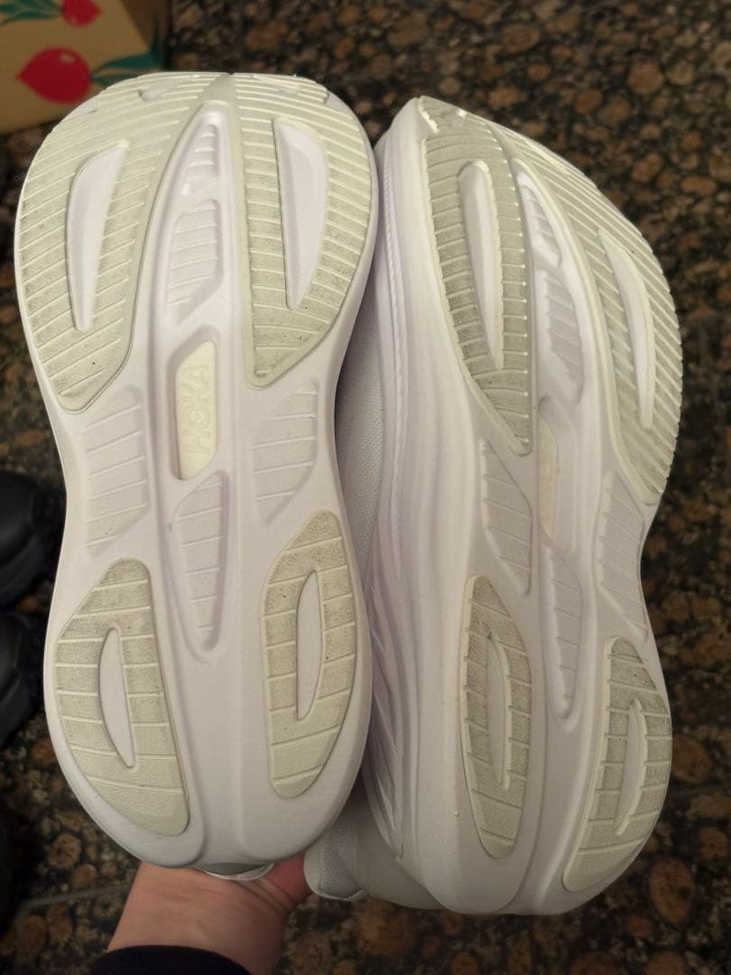 HOKA SKYWARD LACELESS 28cm ホワイト