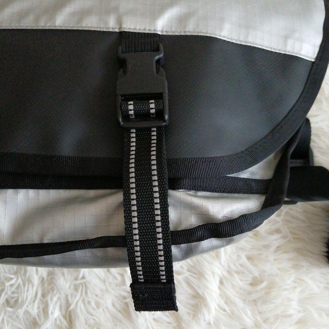 CHROME メッセンジャーバッグ シルバー/ブラック