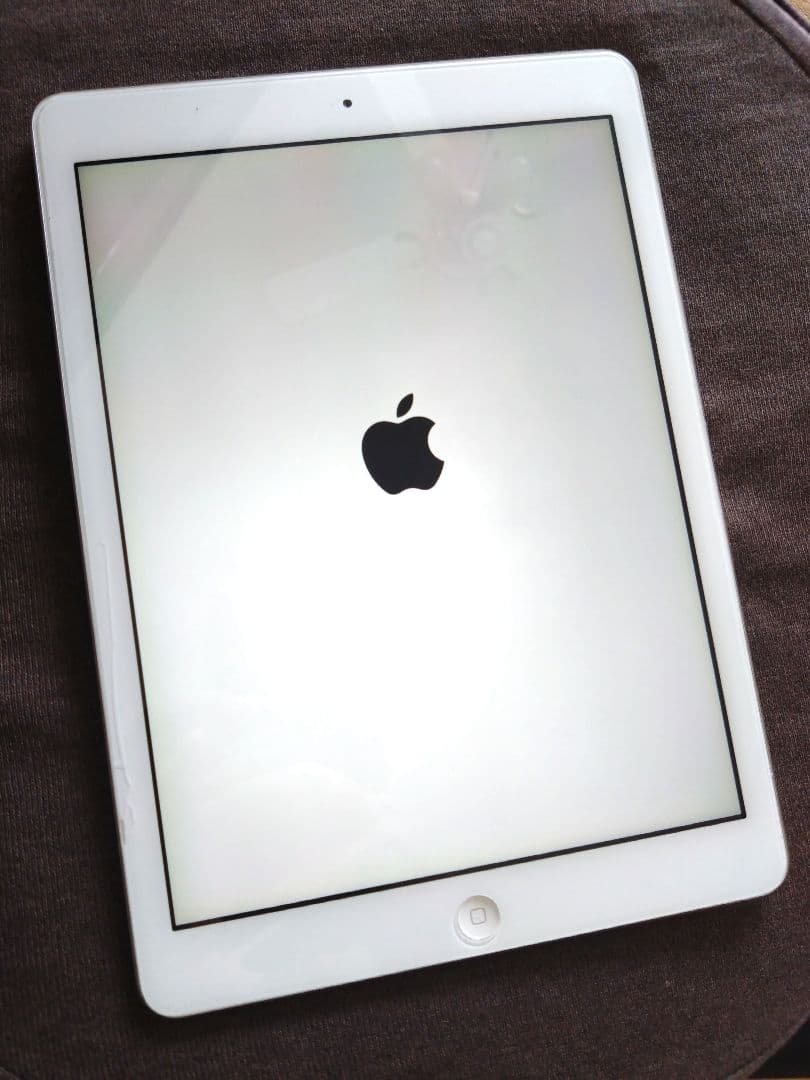 iPad Air 2013年型 シルバー 美品 Wi-Fiモデル 32GB