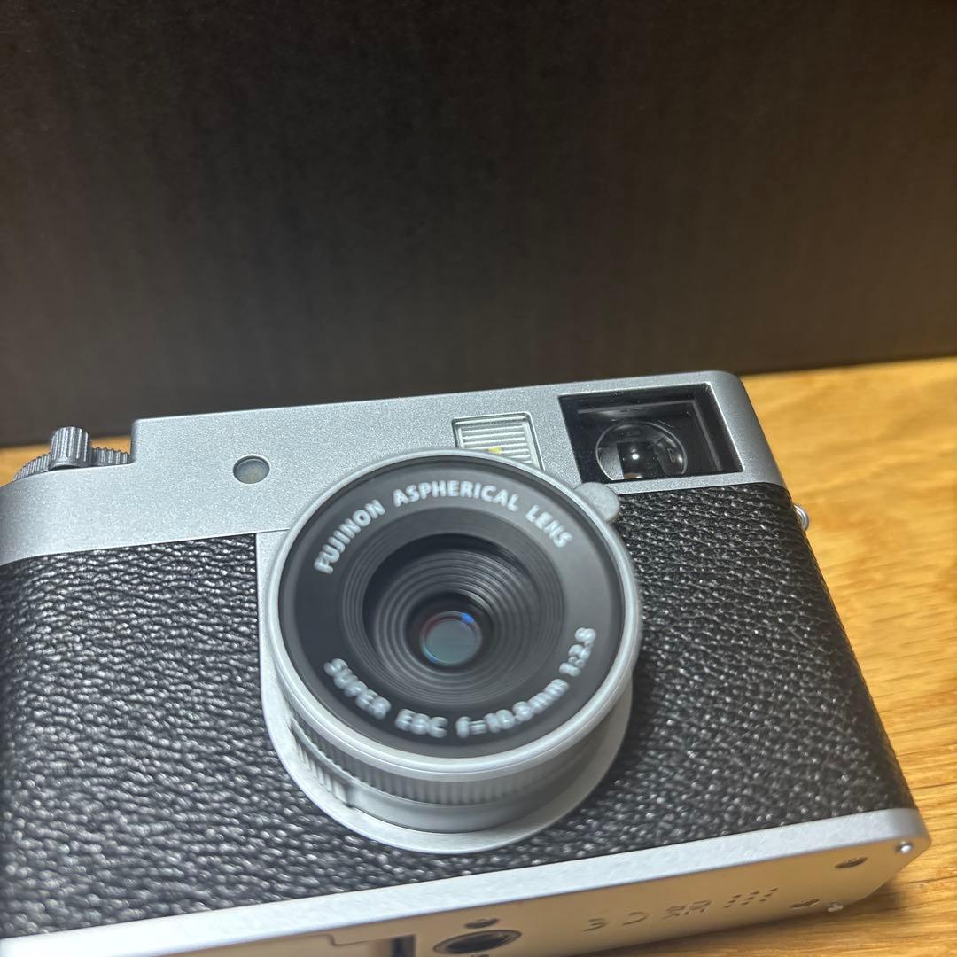 デジタルカメラ FUJIFILM X half
