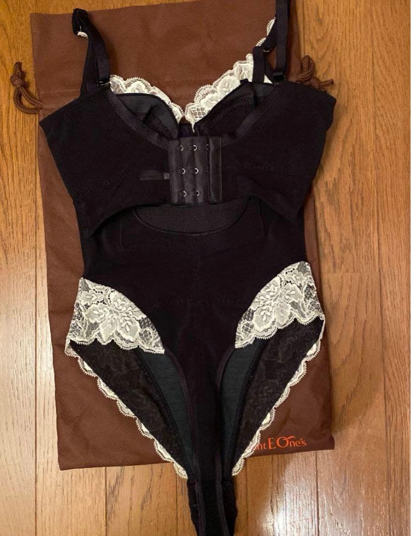 本日限定ゲリラセール！グラントイーワンズ　ララ補正下着b70