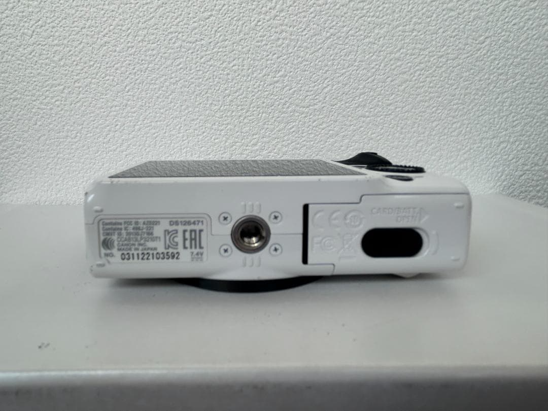 「美品」Canon EOS M2 ホワイト　ミラーレス一眼　コンパクトカメラ