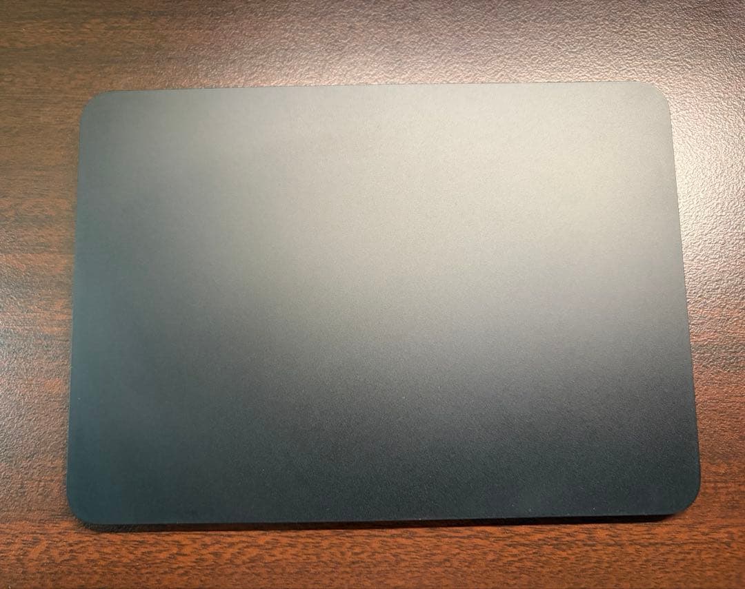 Magic Trackpad（USB‑C）- ブラック（Multi-Touch）