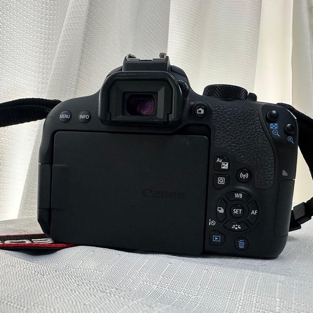 Canon EOS Kiss X9i カメラキット　ズームレンズ　単焦点レンズ