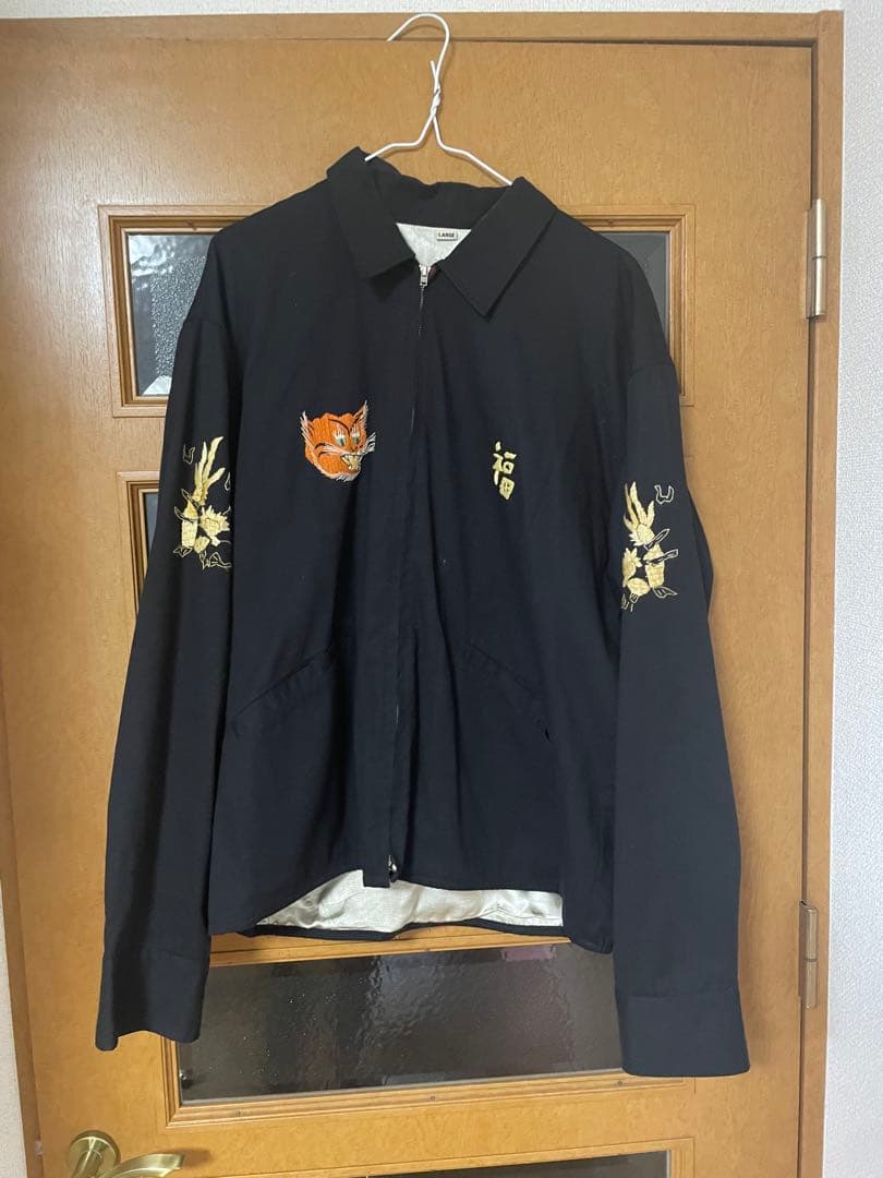 黒色スカジャン 刺繍デザイン　ベトジャン