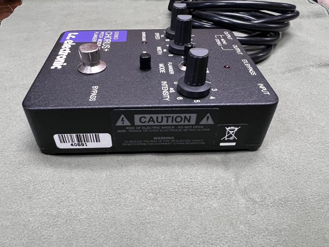 松本孝弘氏も使用　t.c. electronic CHORUS+ エフェクター