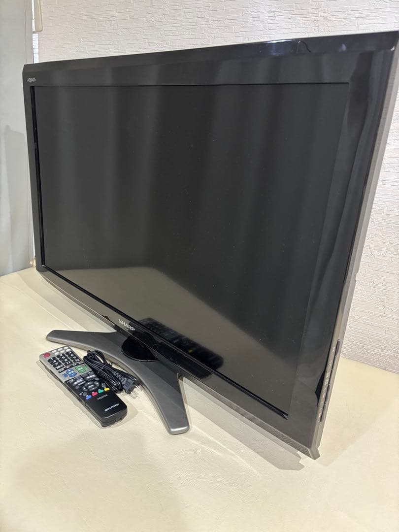 20.液晶テレビ シャープ 32V LC-32E8 2011年制