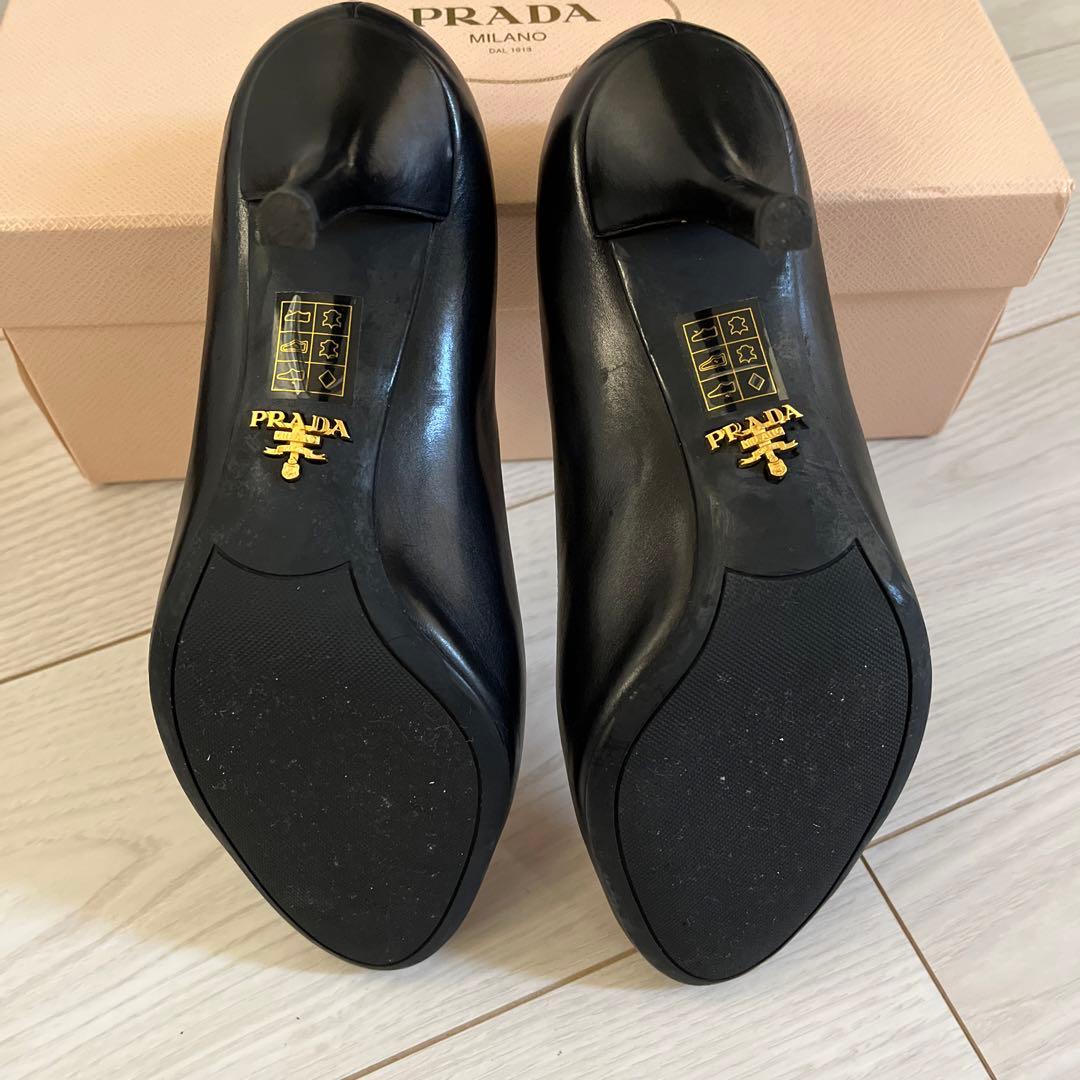 プラダ　黒　パンプス
