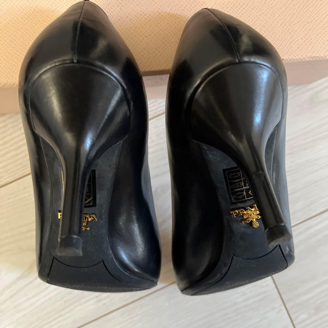 プラダ　黒　パンプス