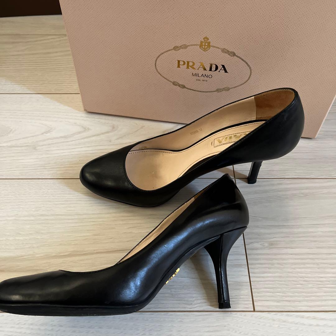 プラダ　黒　パンプス