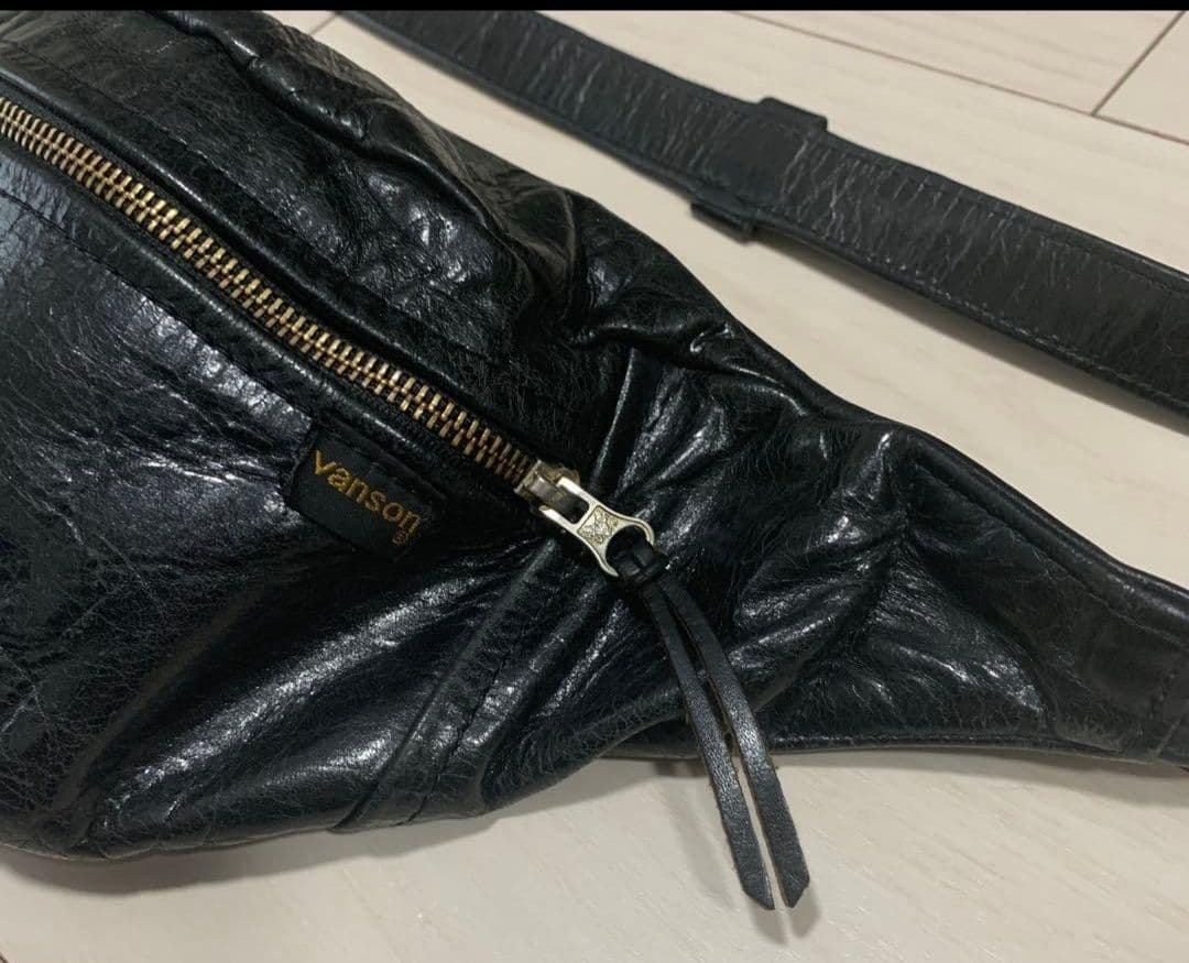vanson ボディバッグ ショルダーバッグ　レザー　革