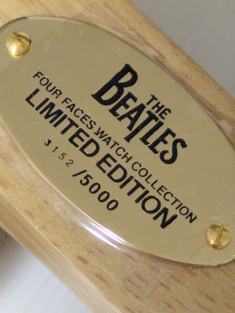 The Beatles 5000本限定版 ギター型メンバー4本腕時計