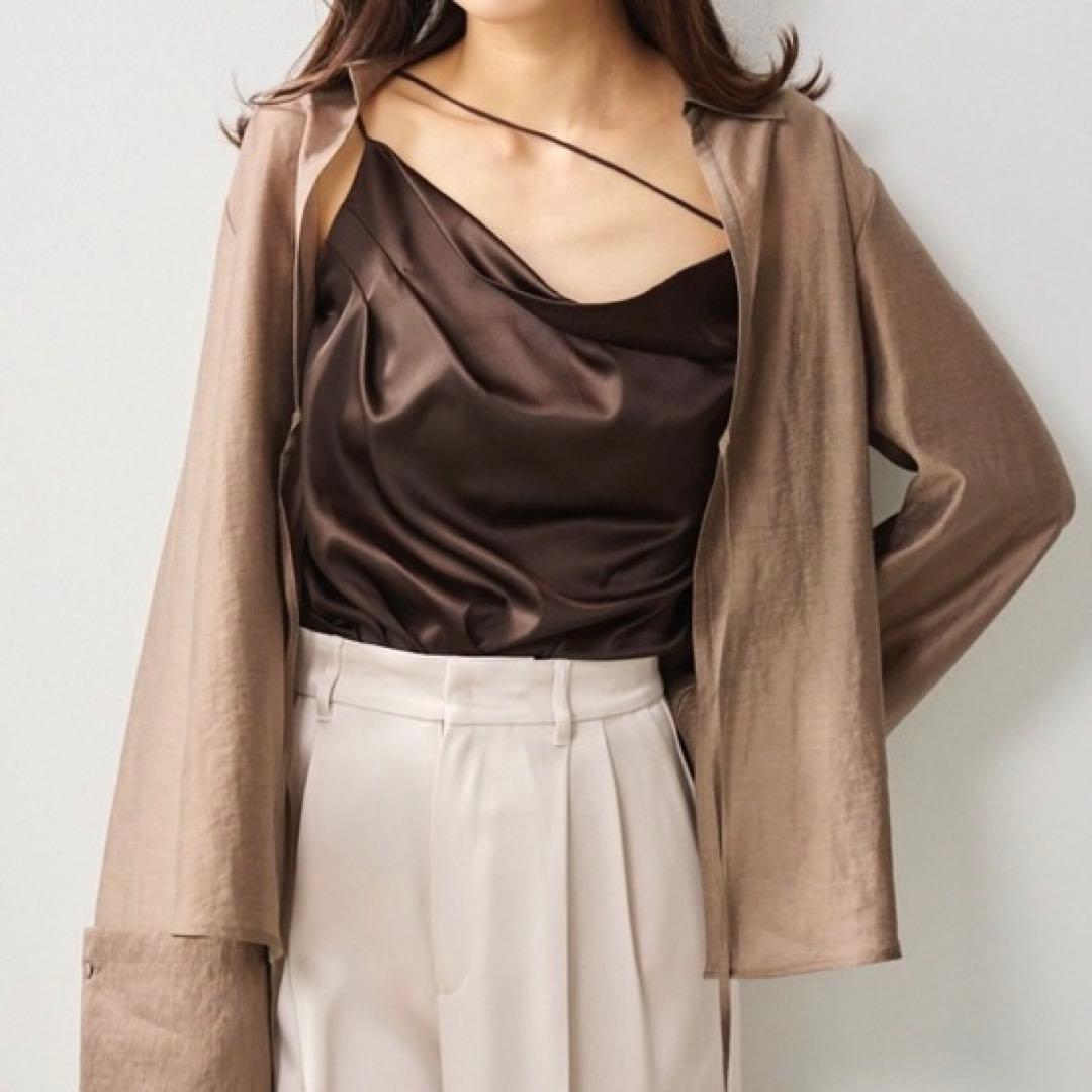 エメイン　カップインドレープサテンキャミソール