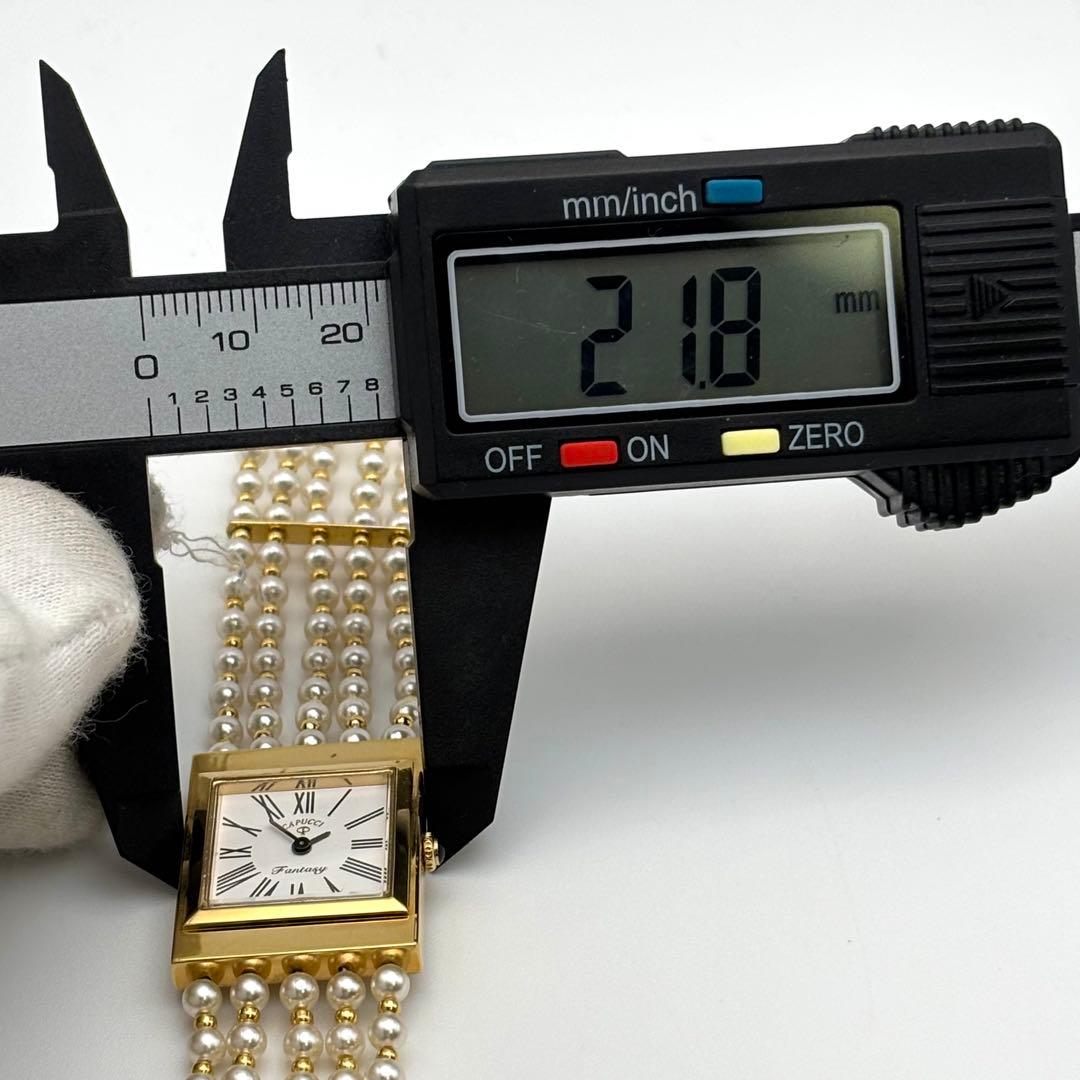 CAPUCCI ゴールド/ホワイト パール装飾 腕時計 エレガント