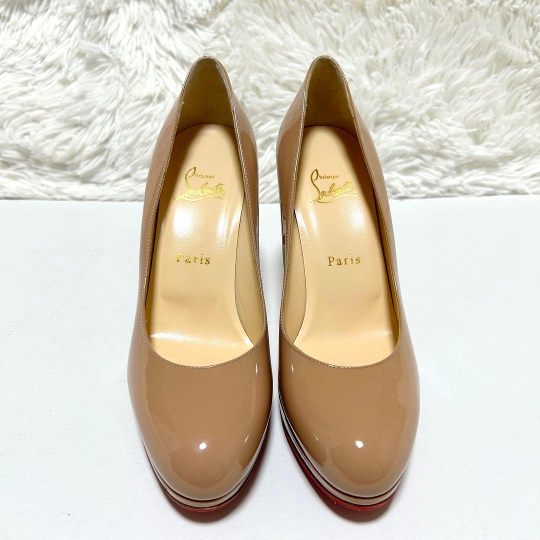美品 クリスチャンルブタン エナメル ラウンドトゥ ベージュ パンプス 37.5