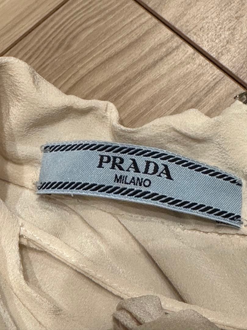 PRADA アイボリー クロップ長袖ブラウス