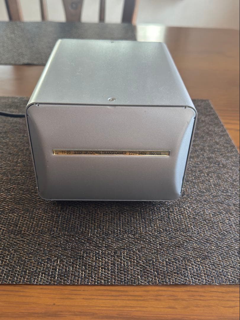 カシムラ アップダウント変圧器1500W 220-240V 100V TI-20