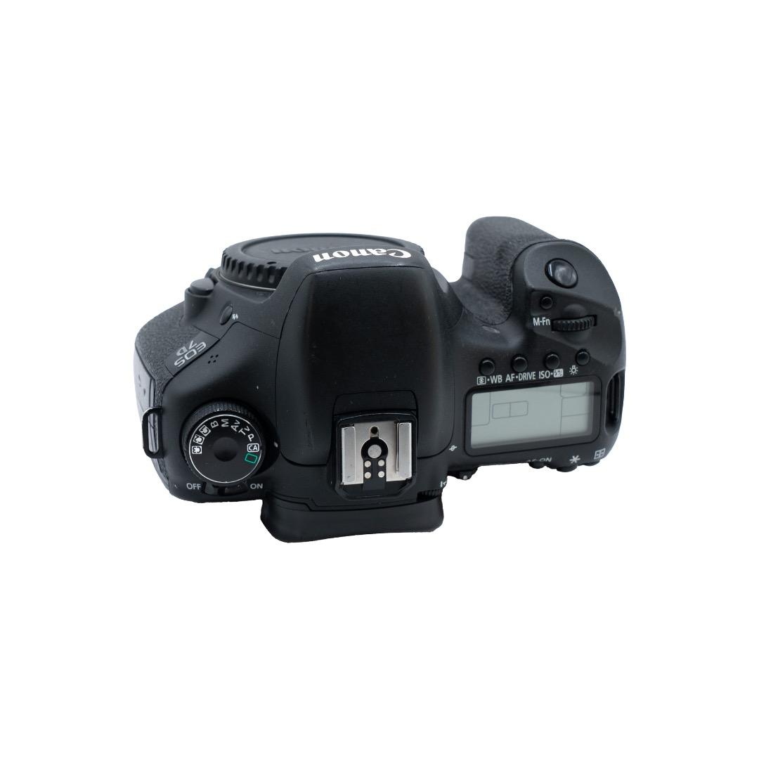 Canon EOS7D デジタル一眼レフカメラ・充電器・バッテリーグリップ付