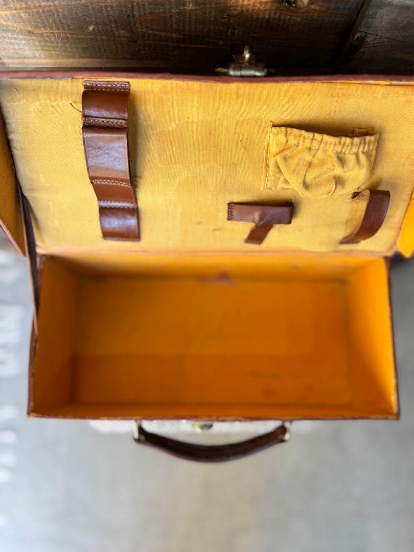 イギリス製　小型レザートランク