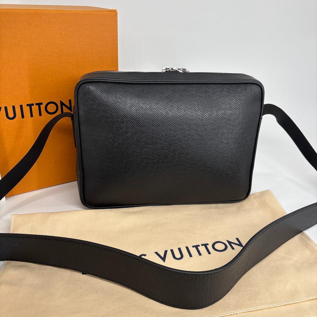 新品未使用 ルイヴィトン タイガ アウトドア メッセンジャー ショルダーバッグ