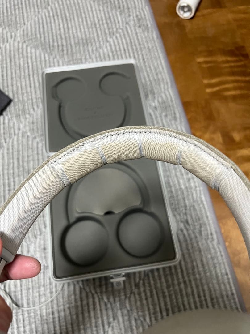 b&o X Rimowa ヘッドホン