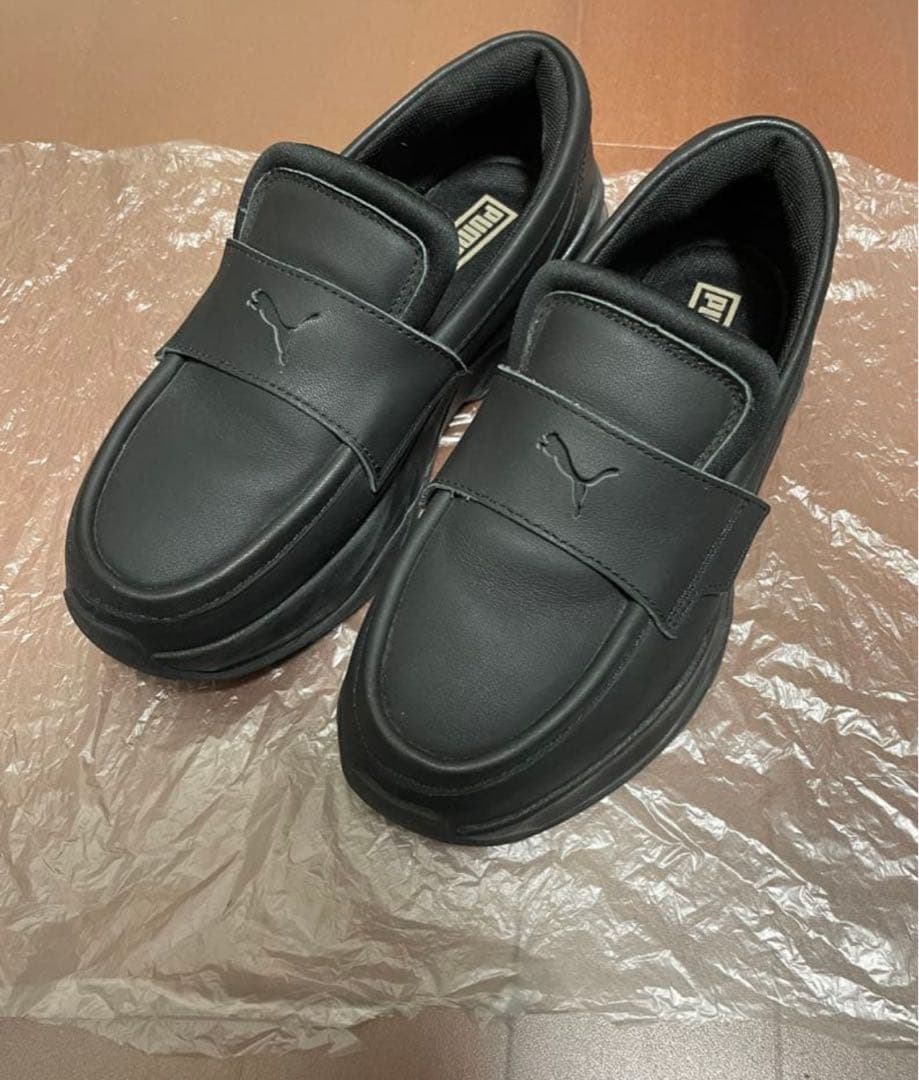 コ*コ様 PUMA ブラック ローファー スリッポン
