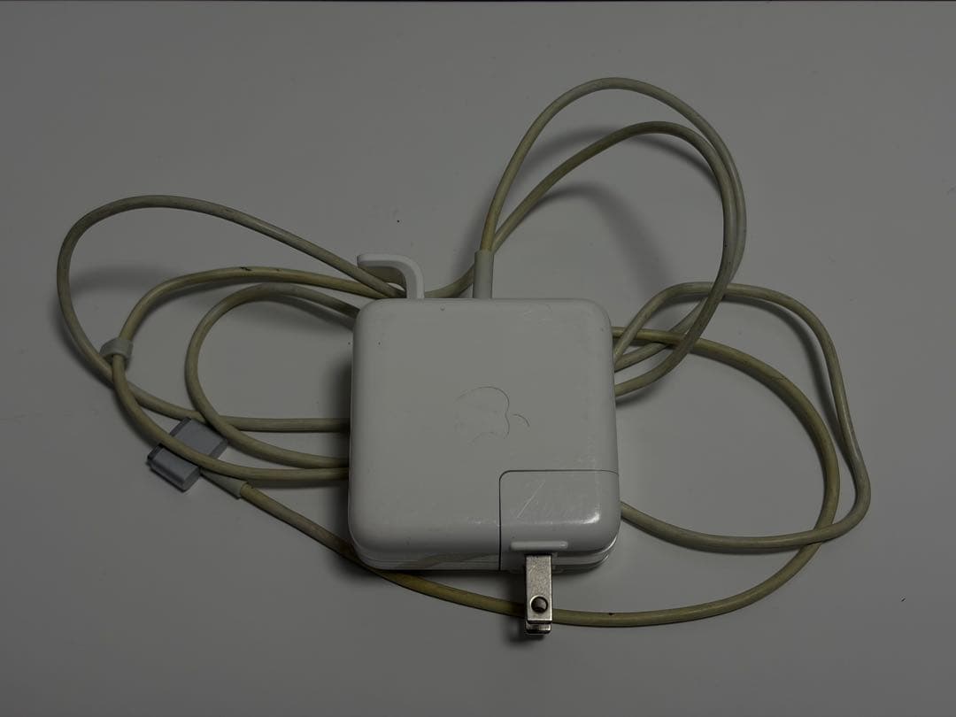 MacBook Air 2017 13インチ メモリ8GB 純正充電器付 訳あり