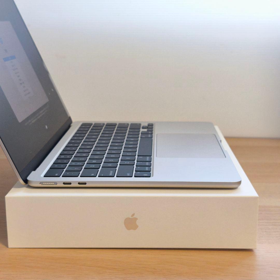 【極美品】MacBook Air M2 8GB 256GB スターライト