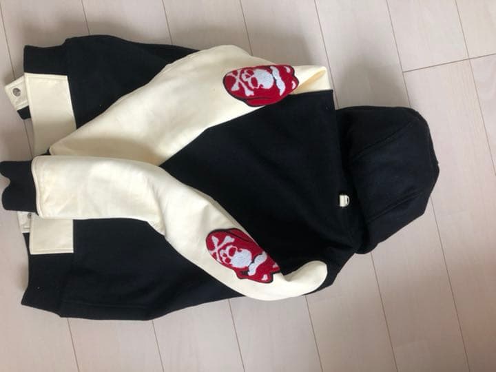 フード付きスタジャン