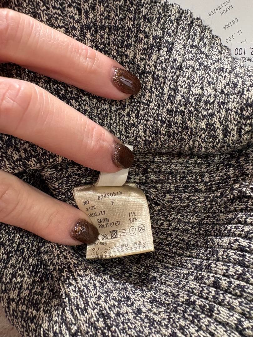 アンヌーク　 スリットタートルニット　新品未使用