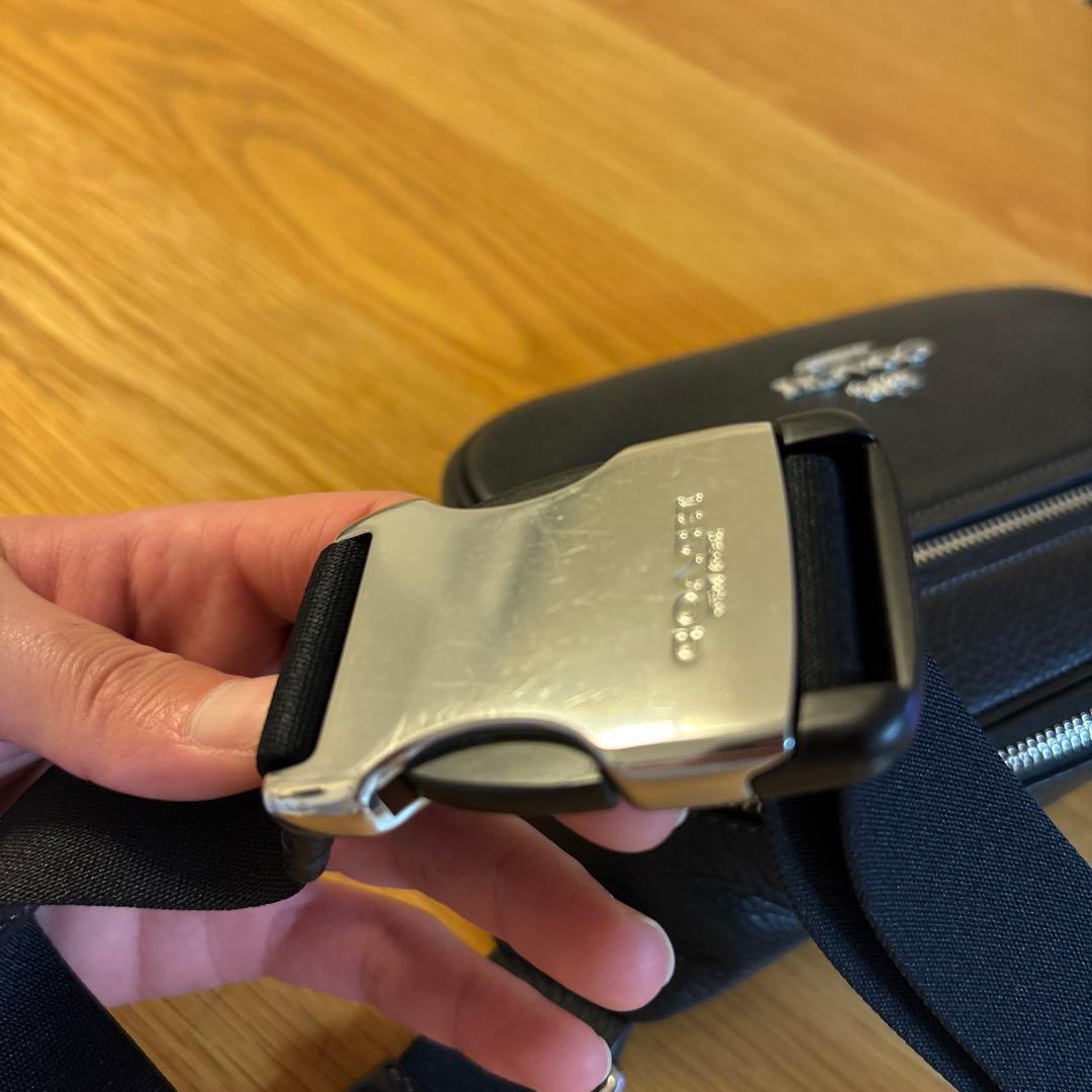 【美品】COACH ブラック ボディバッグ　ポーチ付き