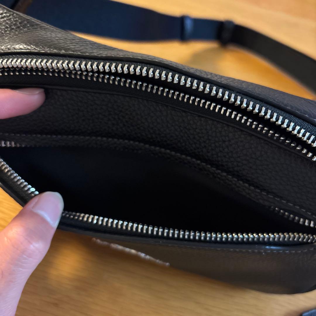 【美品】COACH ブラック ボディバッグ　ポーチ付き