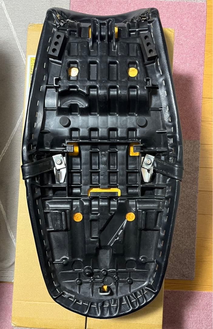 ひ*ろ様 HONDA CB1100(SC65)純正オプションシート