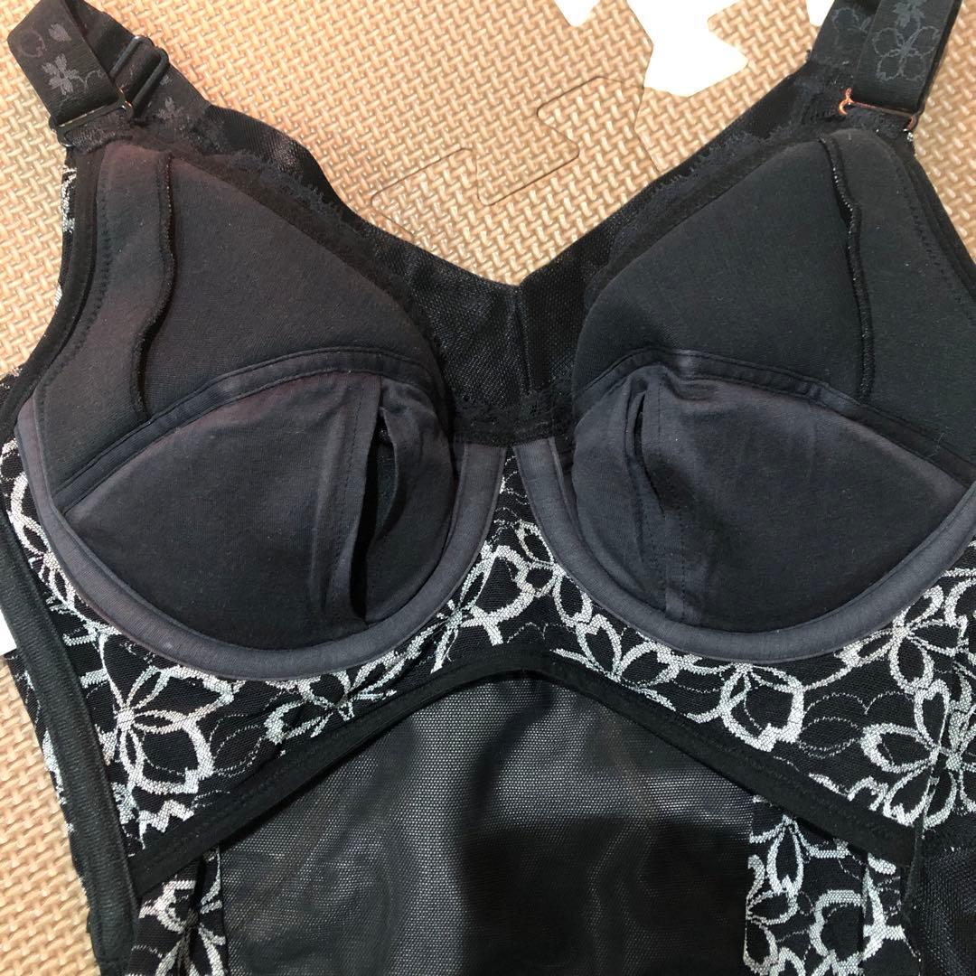 レースデザイン ブラック ボディスーツ C75 L