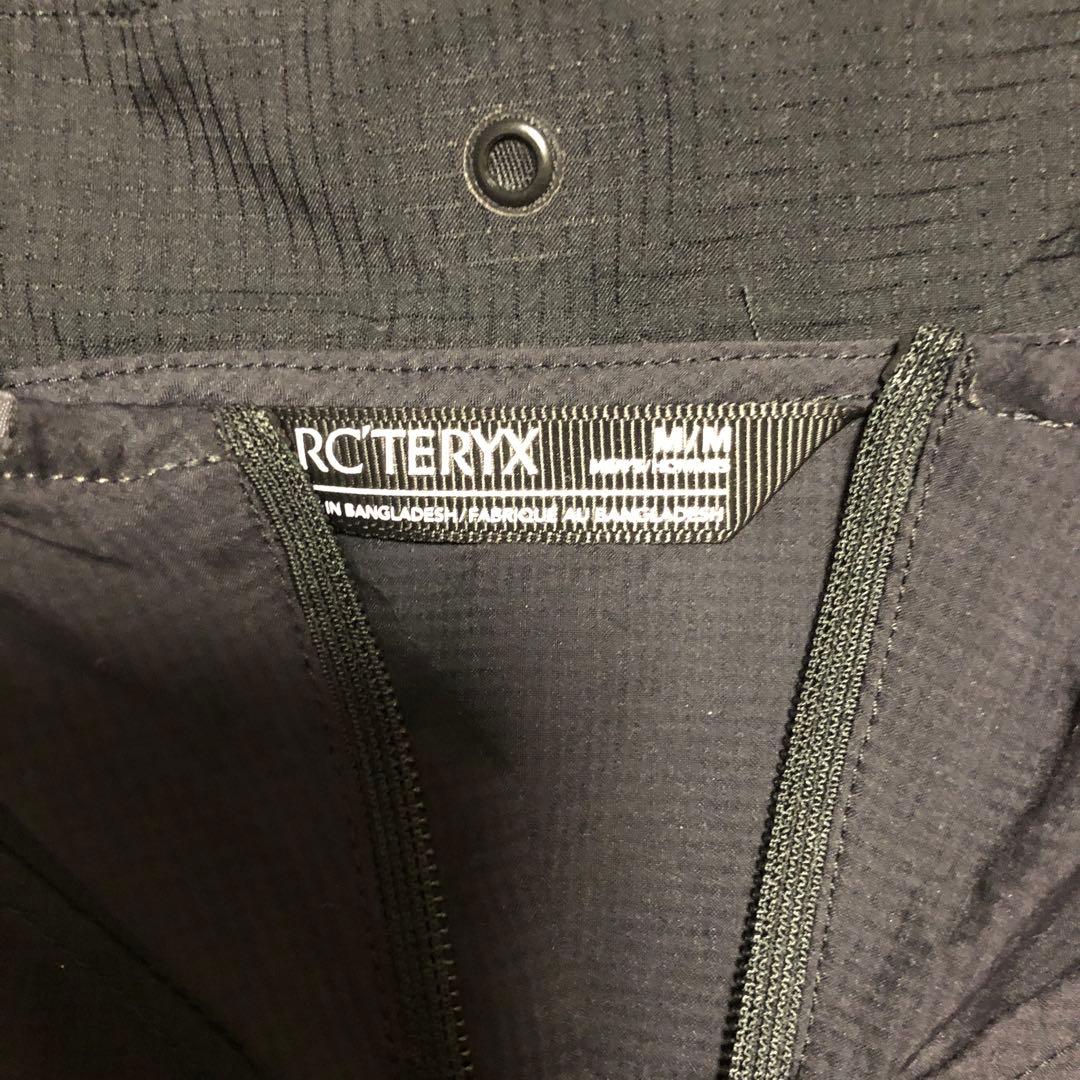 アークテリクスナイロン　パーカー