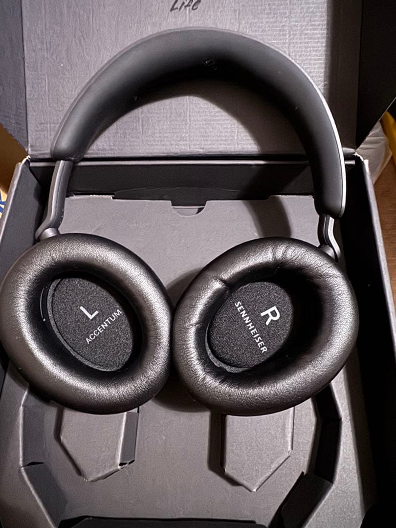 Sennheiser Accentiumワイヤレスヘッドホン