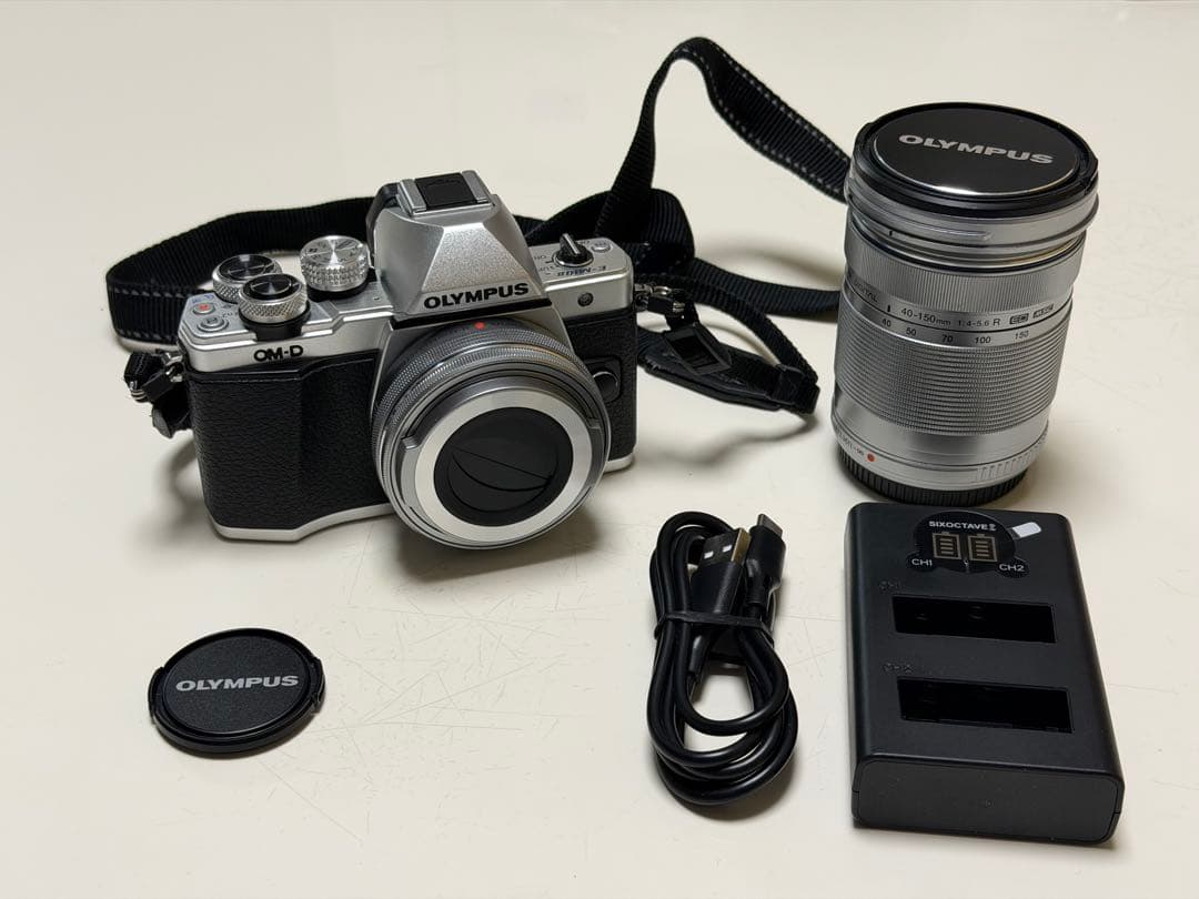OLYMPUS OM-D E-M10 Mark ⅱ シルバー　EZダブルズーム