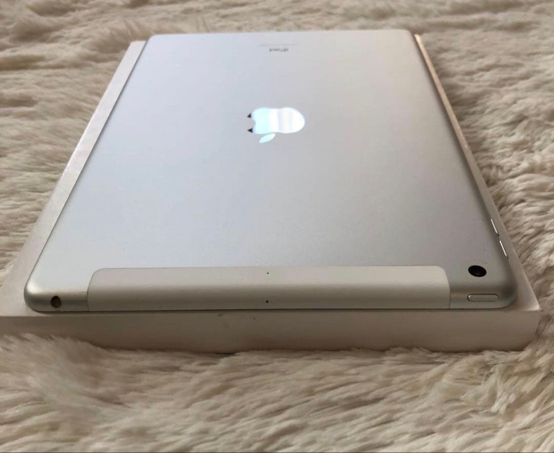 【即購入OK】iPad 第7世代 セルラーモデル