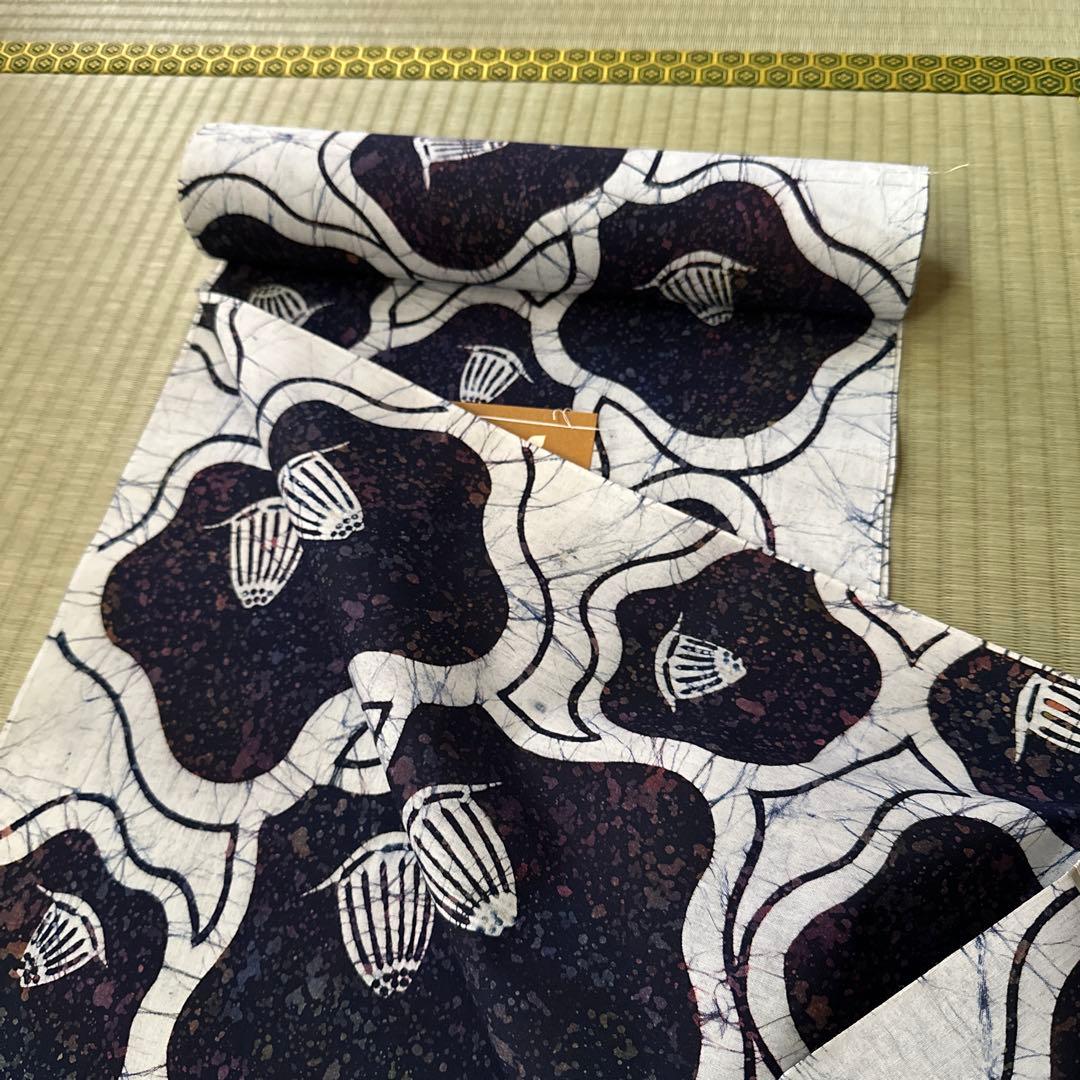 ❶反物　浴衣地　三勝染 ろうけつ染❷竹　小珍染　白地　【未仕立て】