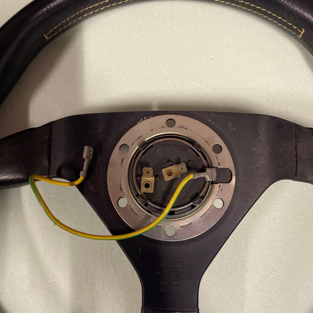 MOMOステアリング(TYP V35 KBA70068)